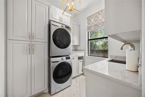 1909 Lakecliff Hills Lane Austin TX 78732