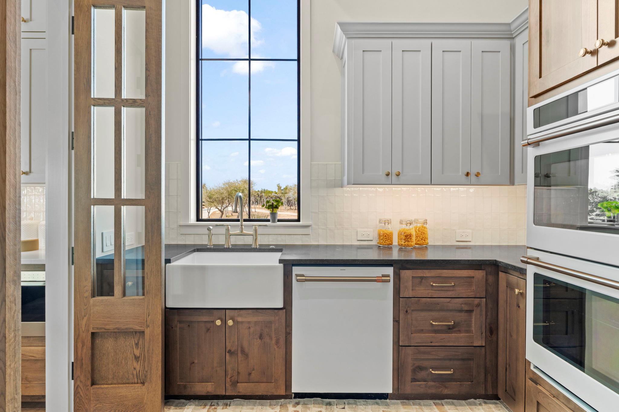 1562 Canyon Crossing View Dripping Springs TX 78620