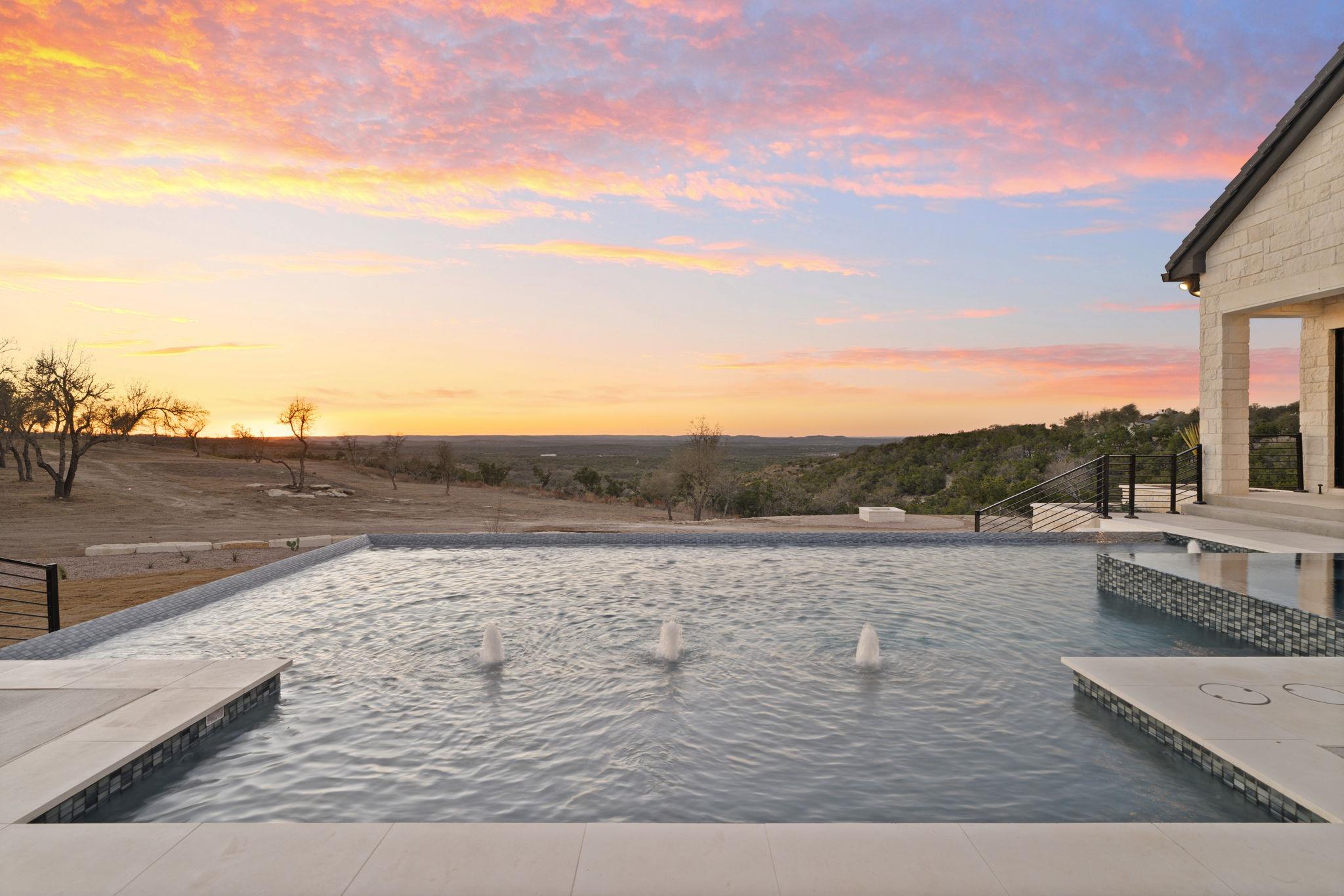 1562 Canyon Crossing View Dripping Springs TX 78620