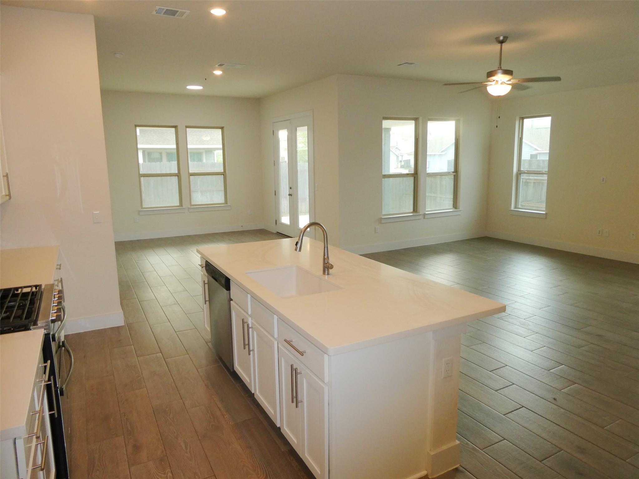 8201 Greyhawk Cove Austin TX 78744