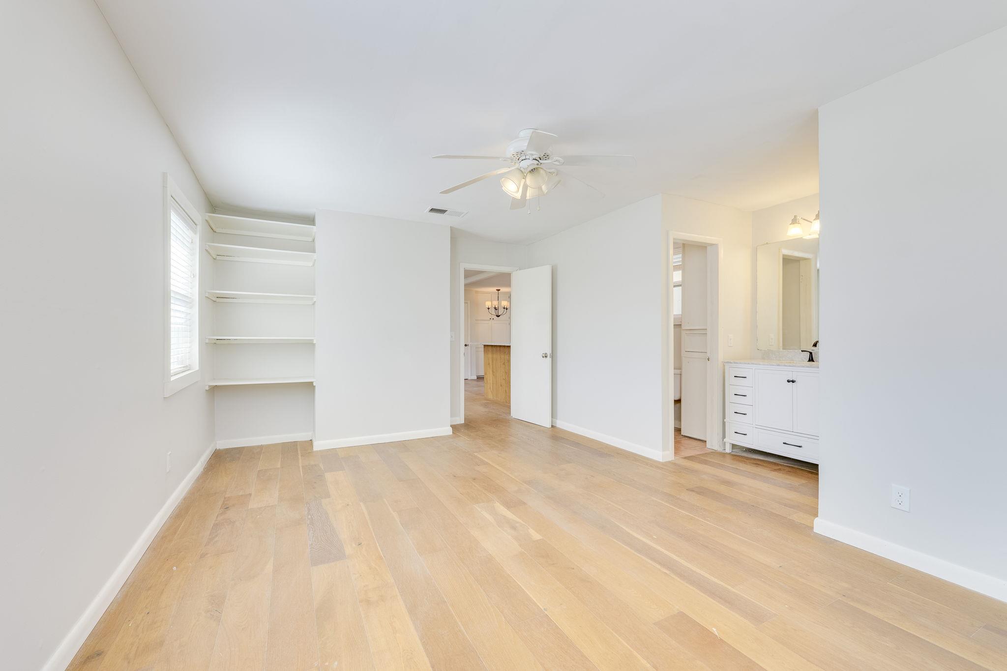 318 S Avenue C Elgin TX 78621