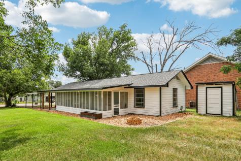 755 E Bellville Street Giddings TX 78942