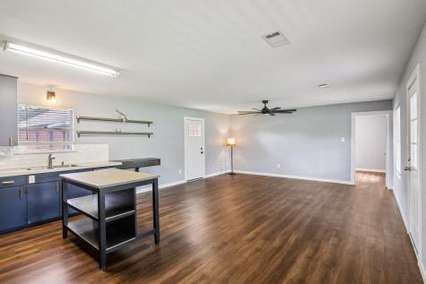 755 E Bellville Street Giddings TX 78942