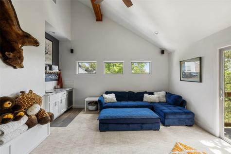 10810 Wintergreen Hill Austin TX 78750