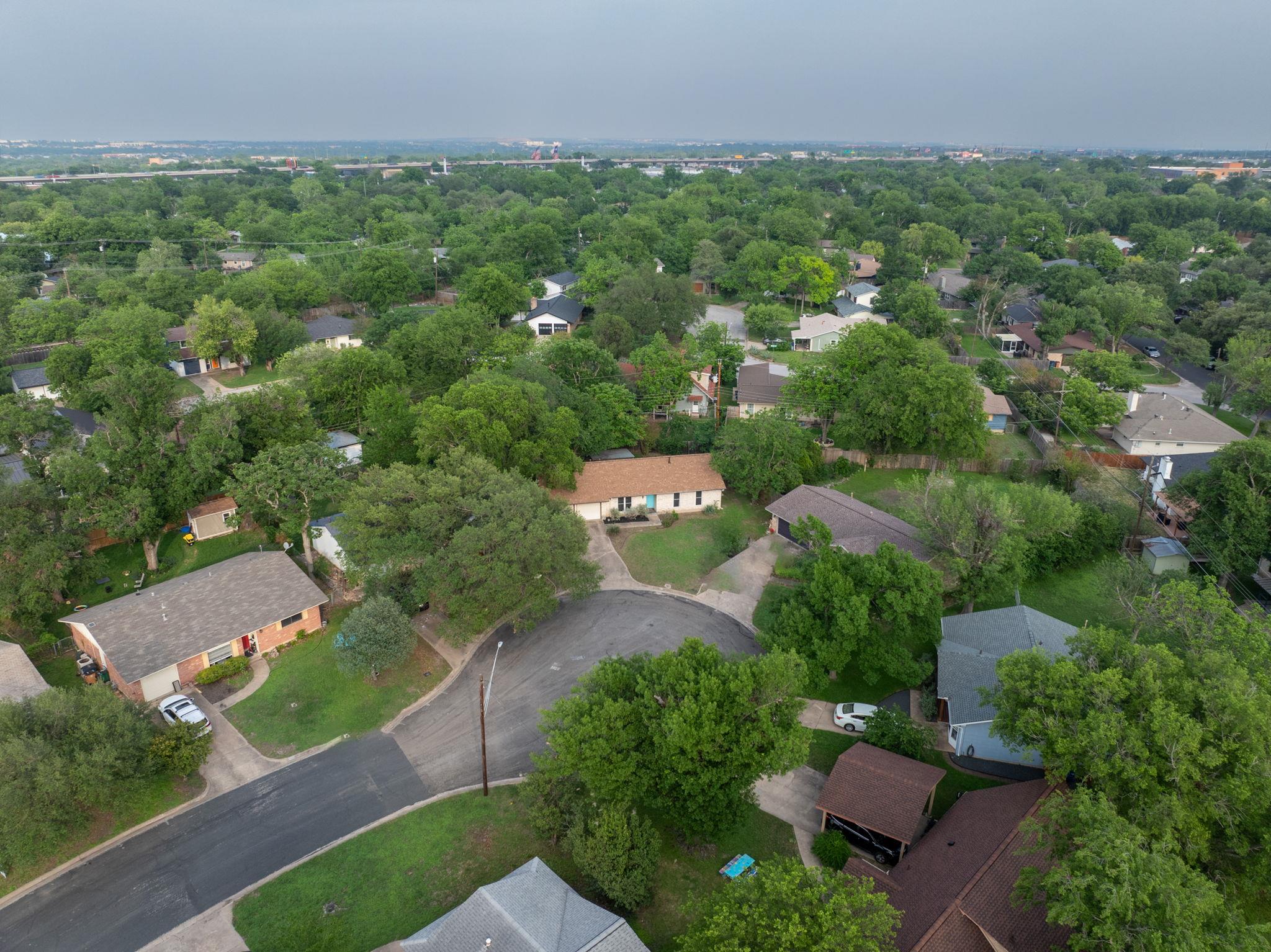 8203 Easter Cove Austin TX 78757