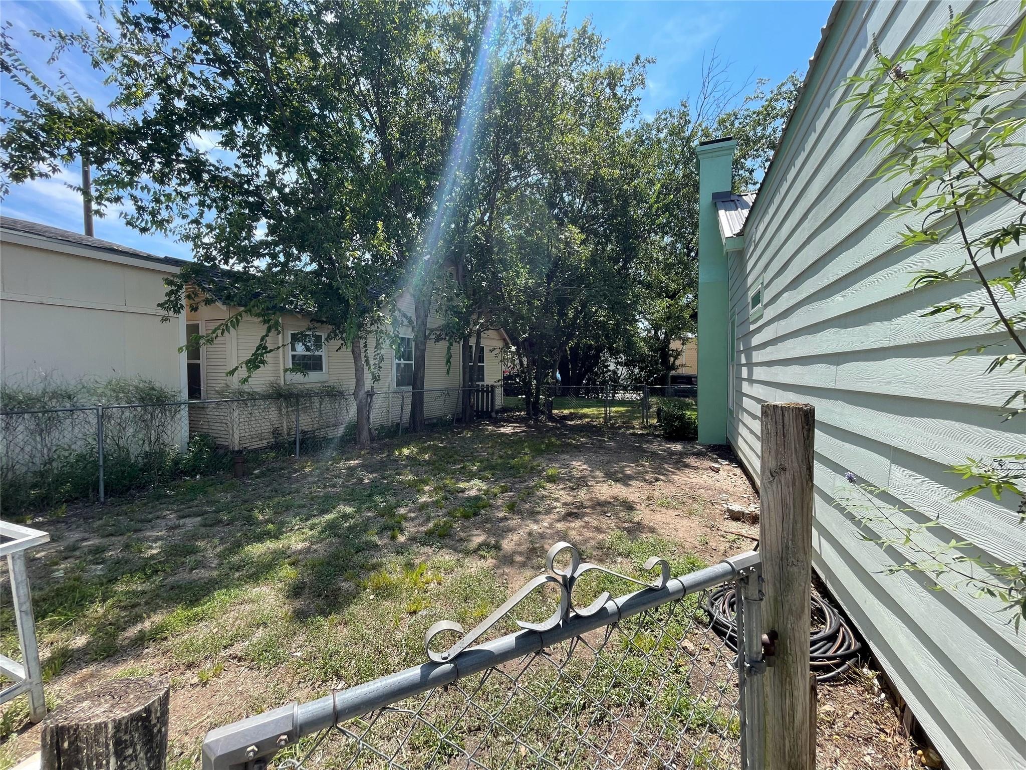 201 E 6th Street Lampasas TX 76550