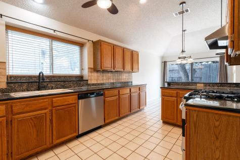 1012 Parrot Trail Round Rock TX 78681