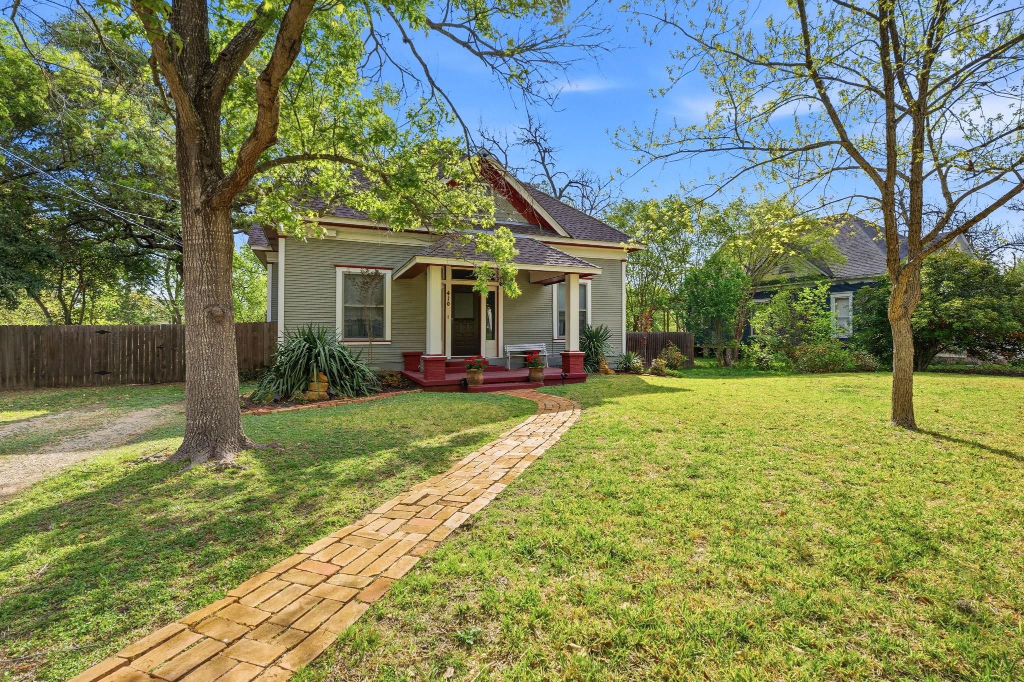410 Cibilo Street Lockhart TX 78644