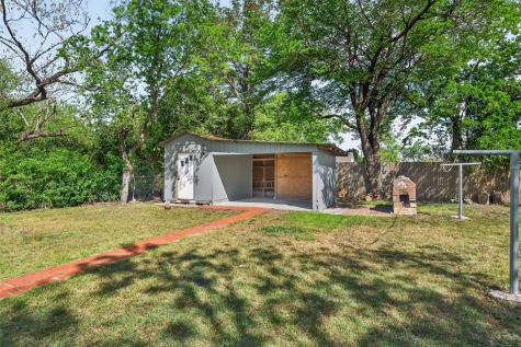 204 Taylor Street Hutto TX 78634