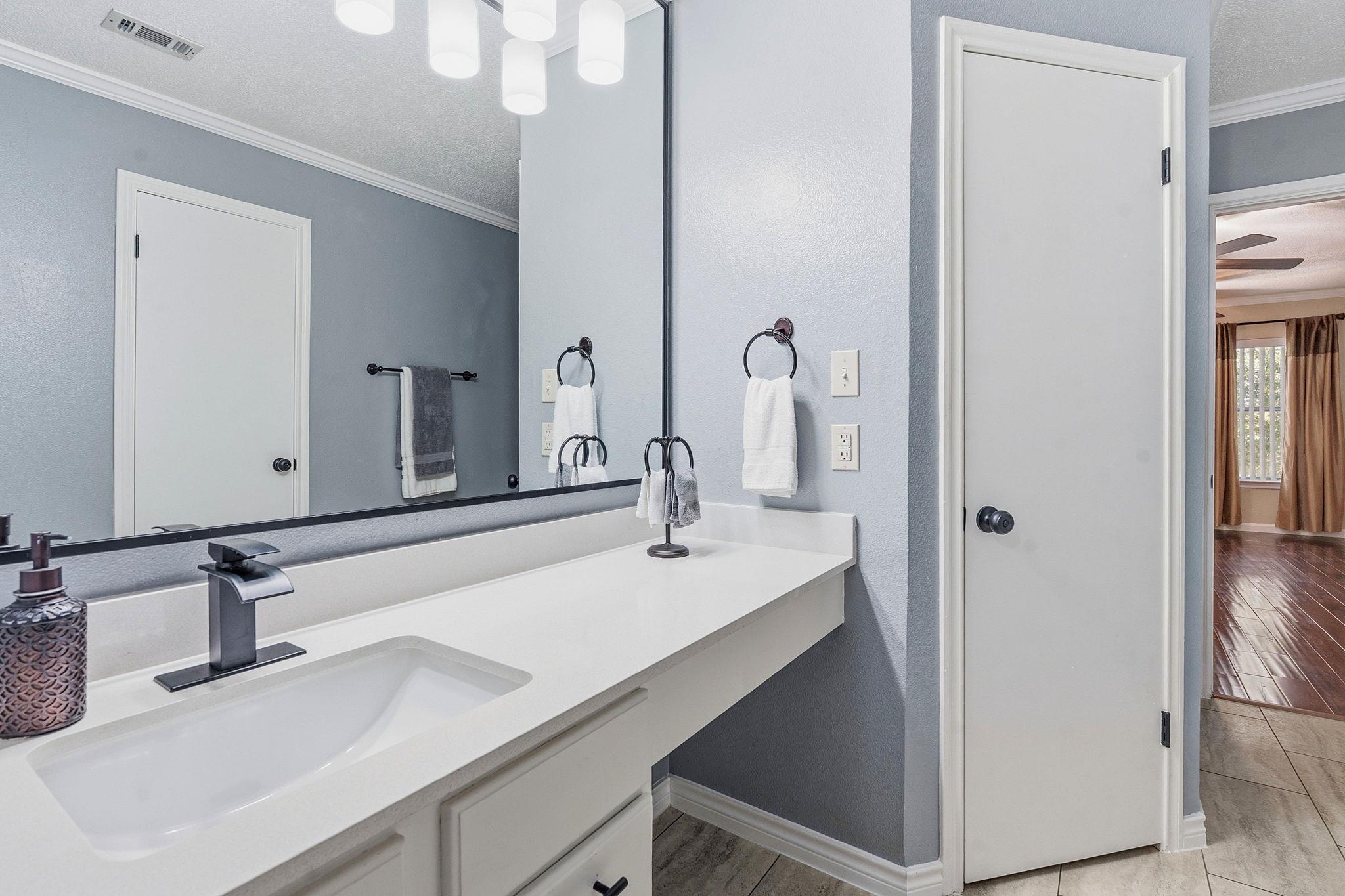 6614 Roseborough Drive Austin TX 78747