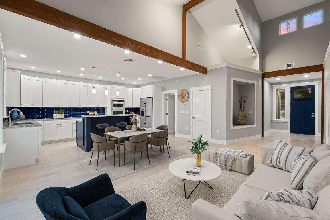 22108-2 Moulin Drive Briarcliff TX 78669