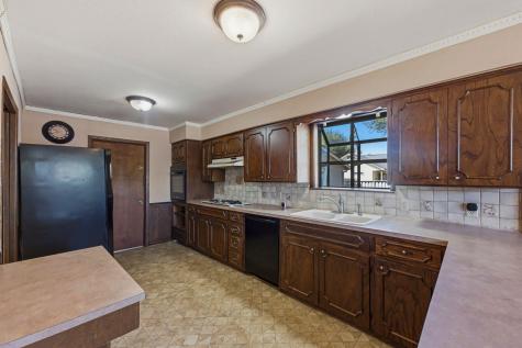 100 W 11th Street Elgin TX 78621