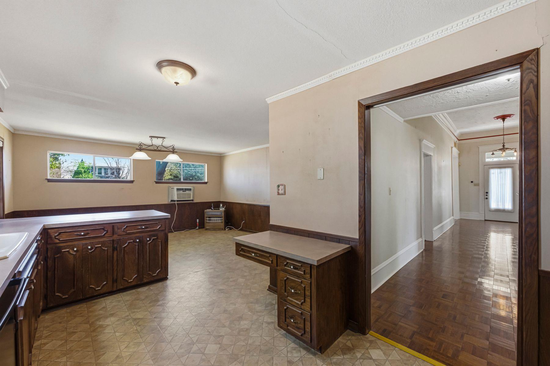 100 W 11th Street Elgin TX 78621