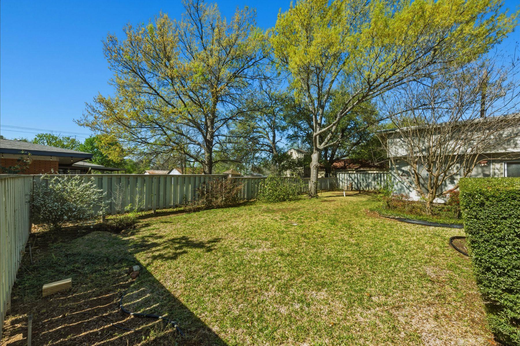 100 W 11th Street Elgin TX 78621
