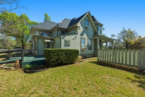 100 W 11th Street Elgin TX 78621