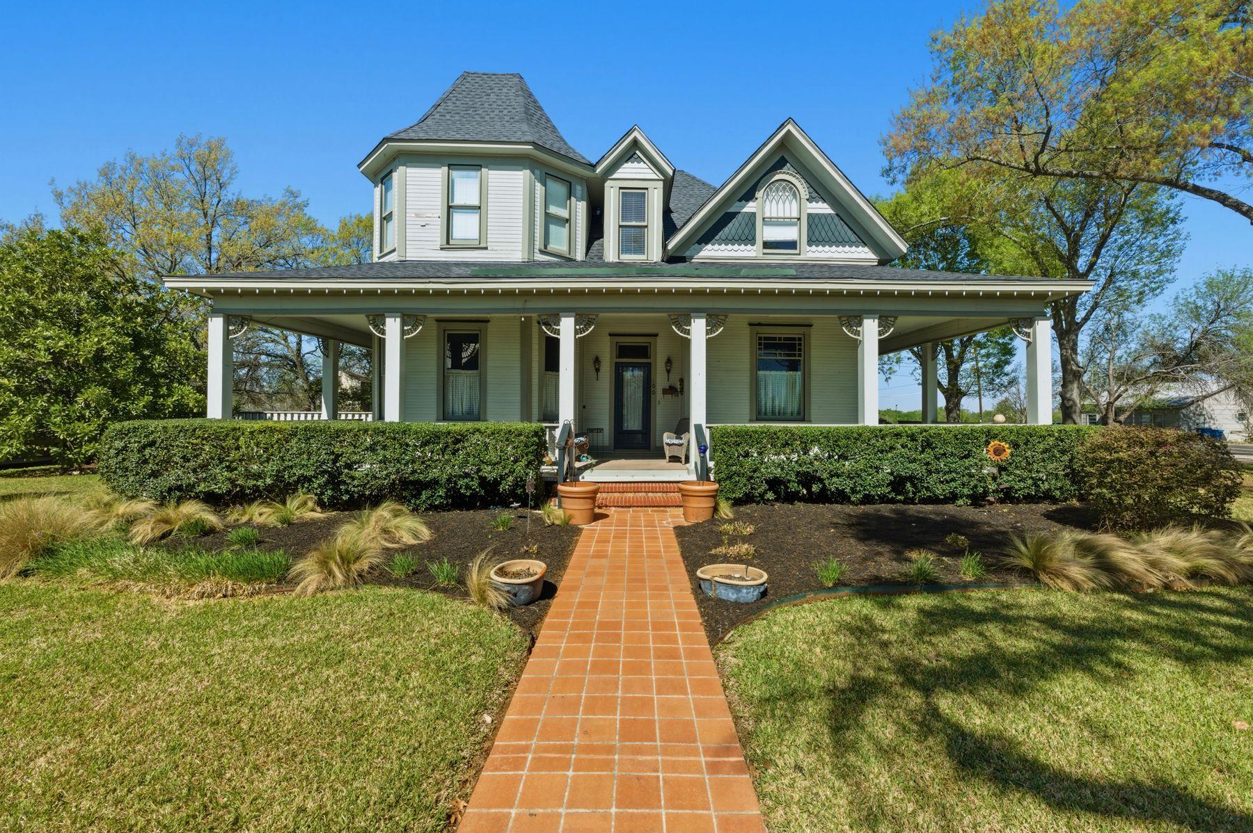 100 W 11th Street Elgin TX 78621