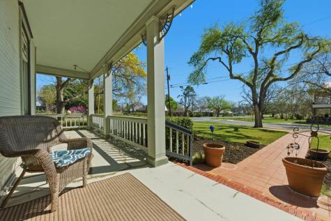 100 W 11th Street Elgin TX 78621