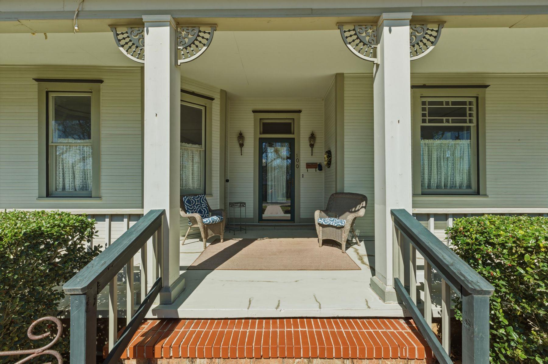 100 W 11th Street Elgin TX 78621