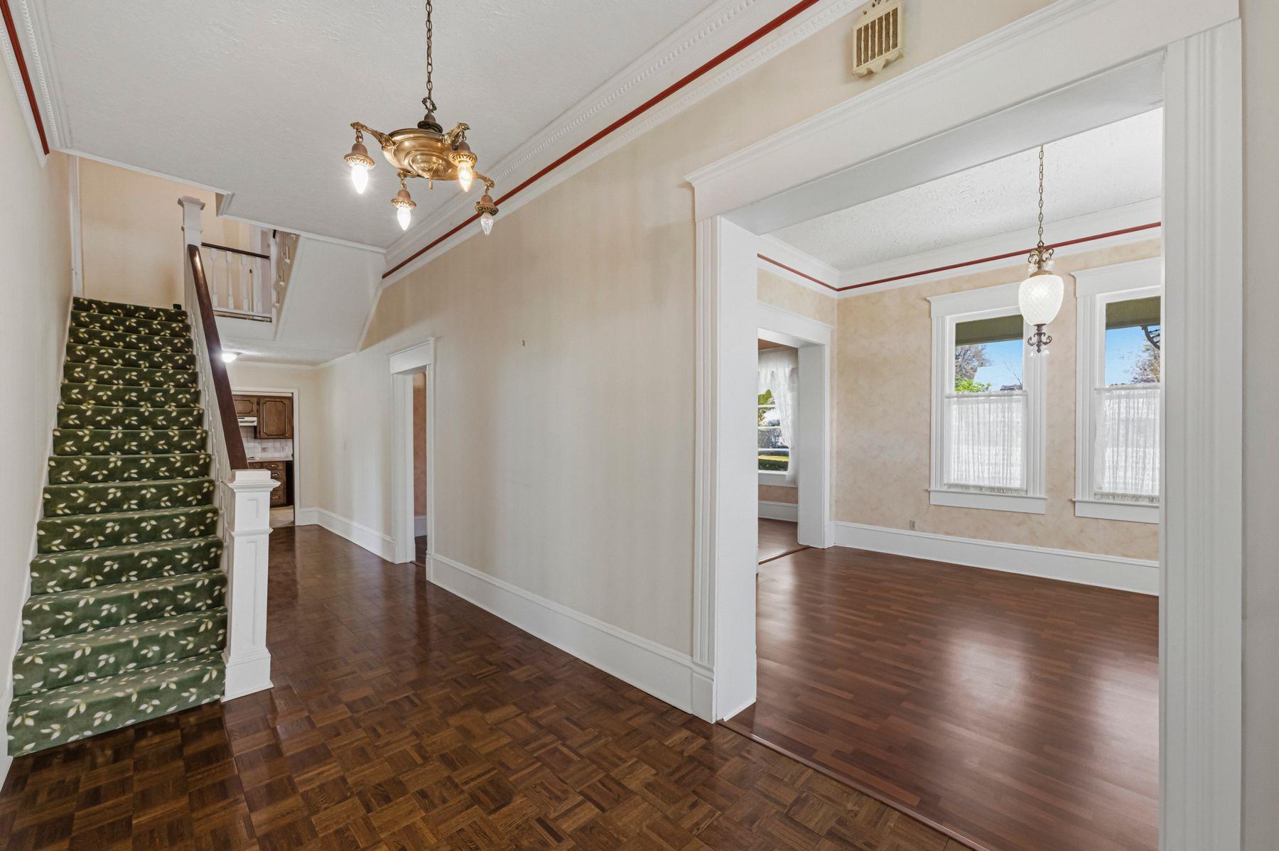 100 W 11th Street Elgin TX 78621