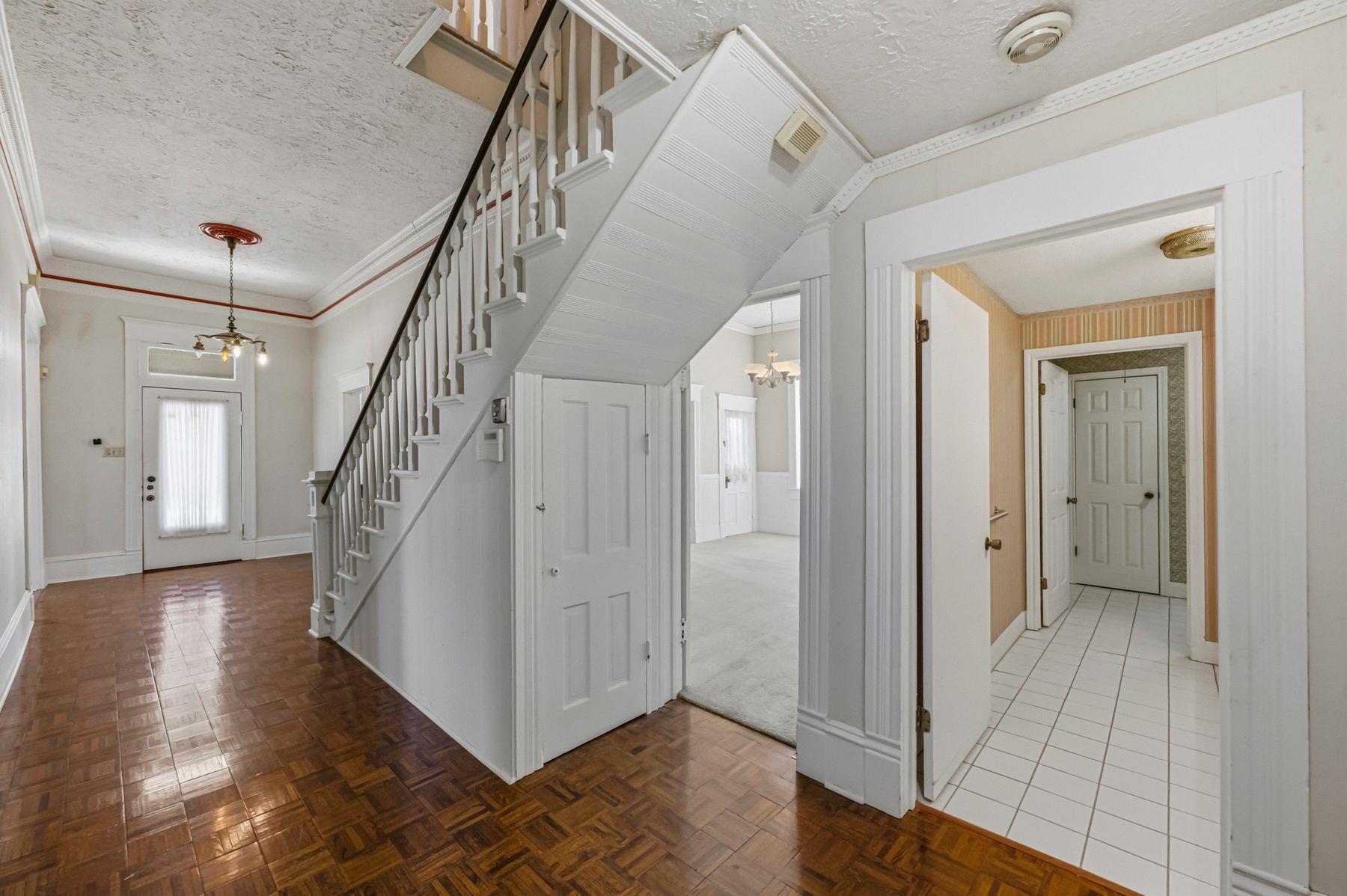 100 W 11th Street Elgin TX 78621