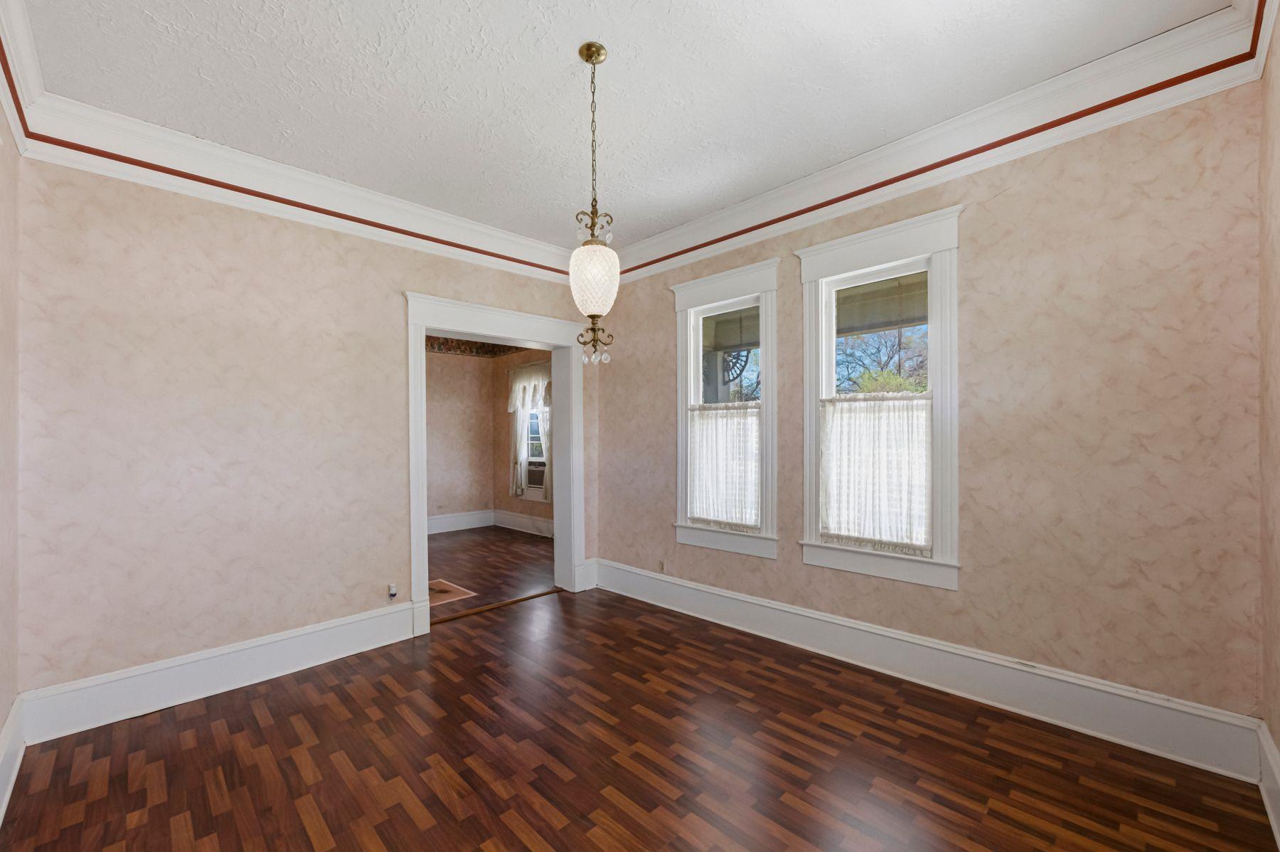 100 W 11th Street Elgin TX 78621