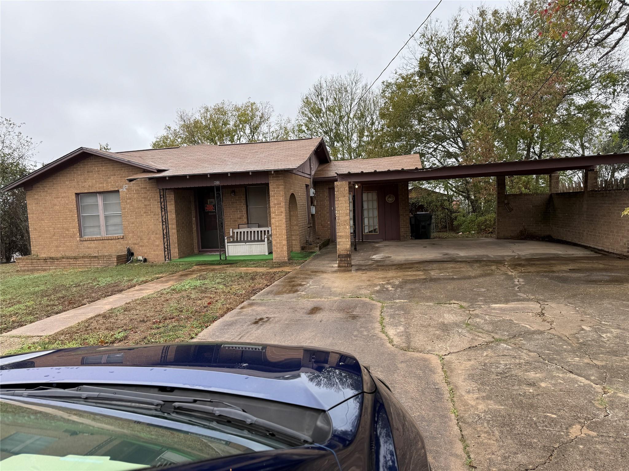 823 N Ellis Street Giddings TX 78942