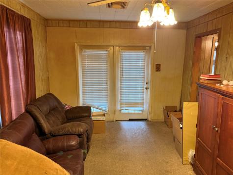 823 N Ellis Street Giddings TX 78942
