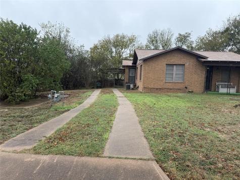 823 N Ellis Street Giddings TX 78942