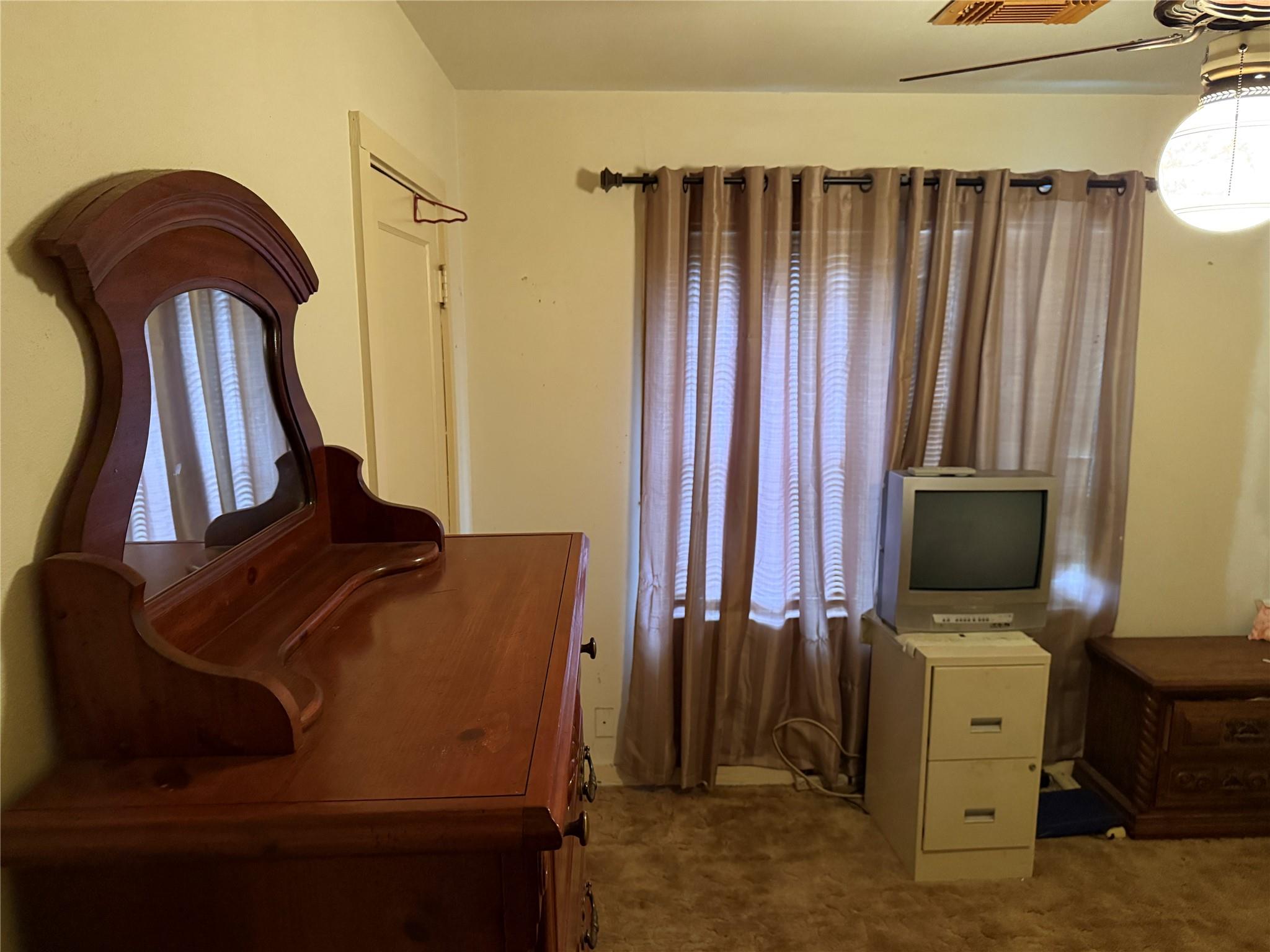 823 N Ellis Street Giddings TX 78942