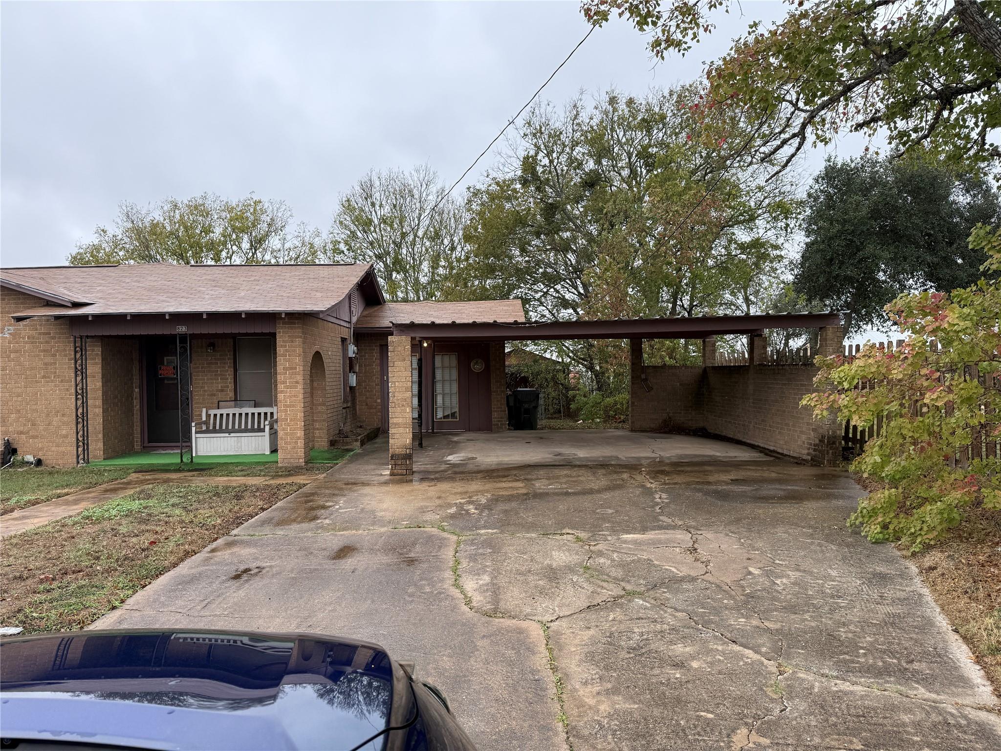 823 N Ellis Street Giddings TX 78942