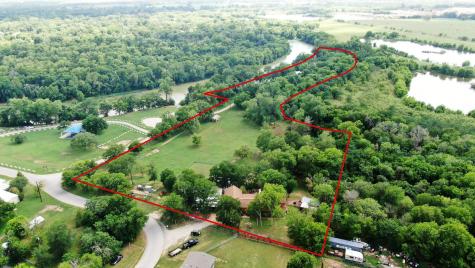 906 Water Street Manor TX 78653