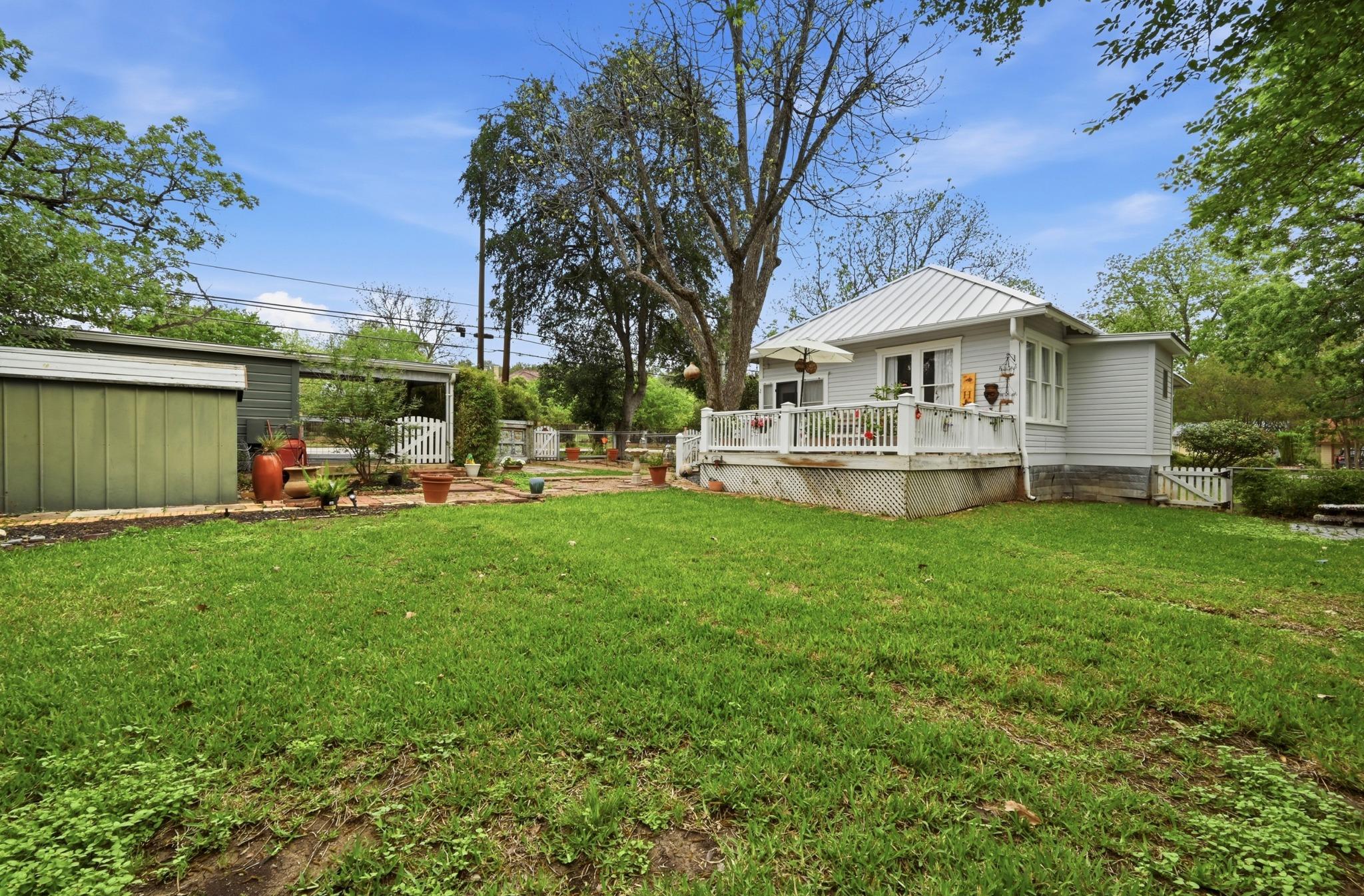221 N Johnson Avenue San Marcos TX 78666