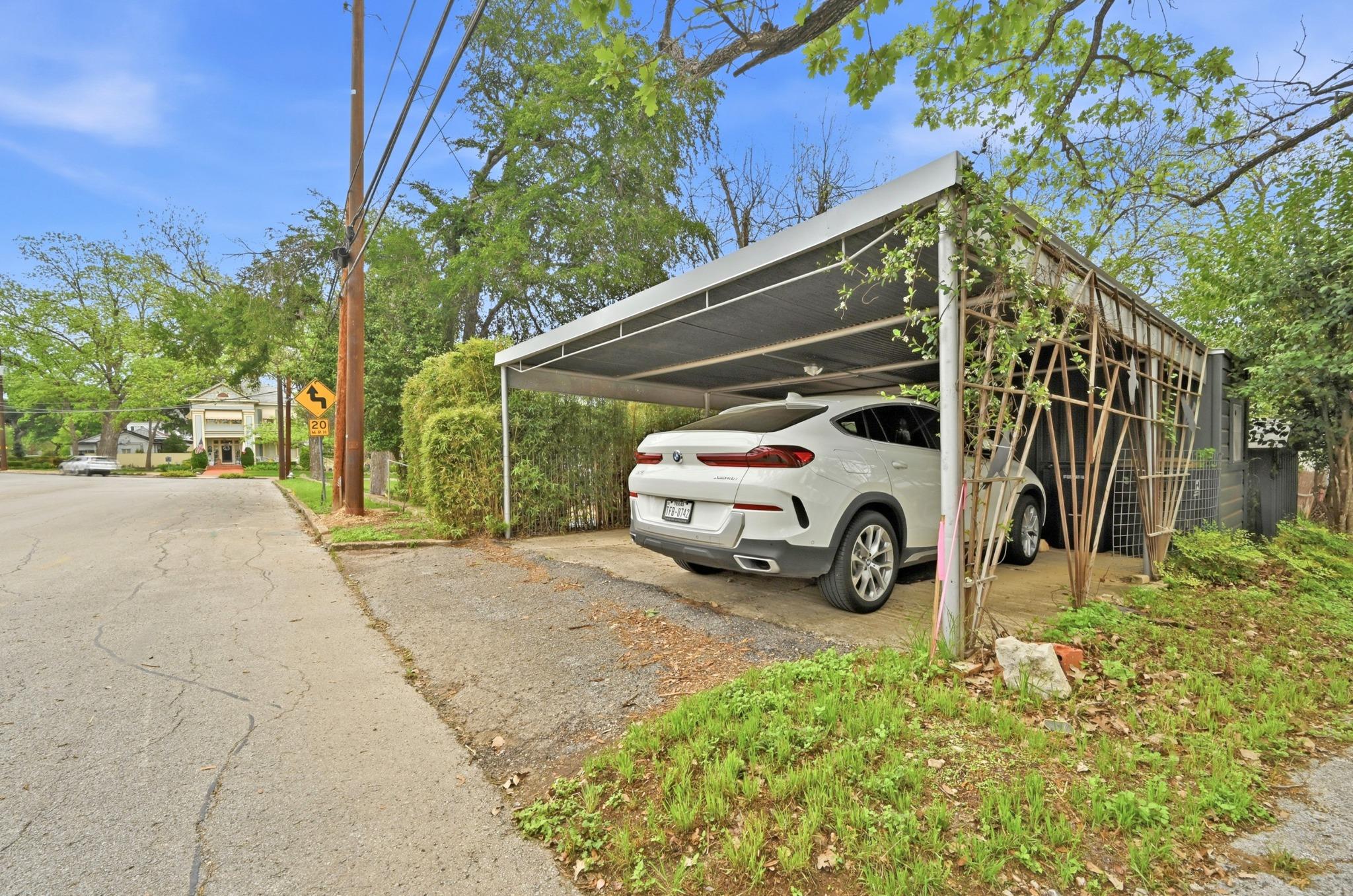 221 N Johnson Avenue San Marcos TX 78666