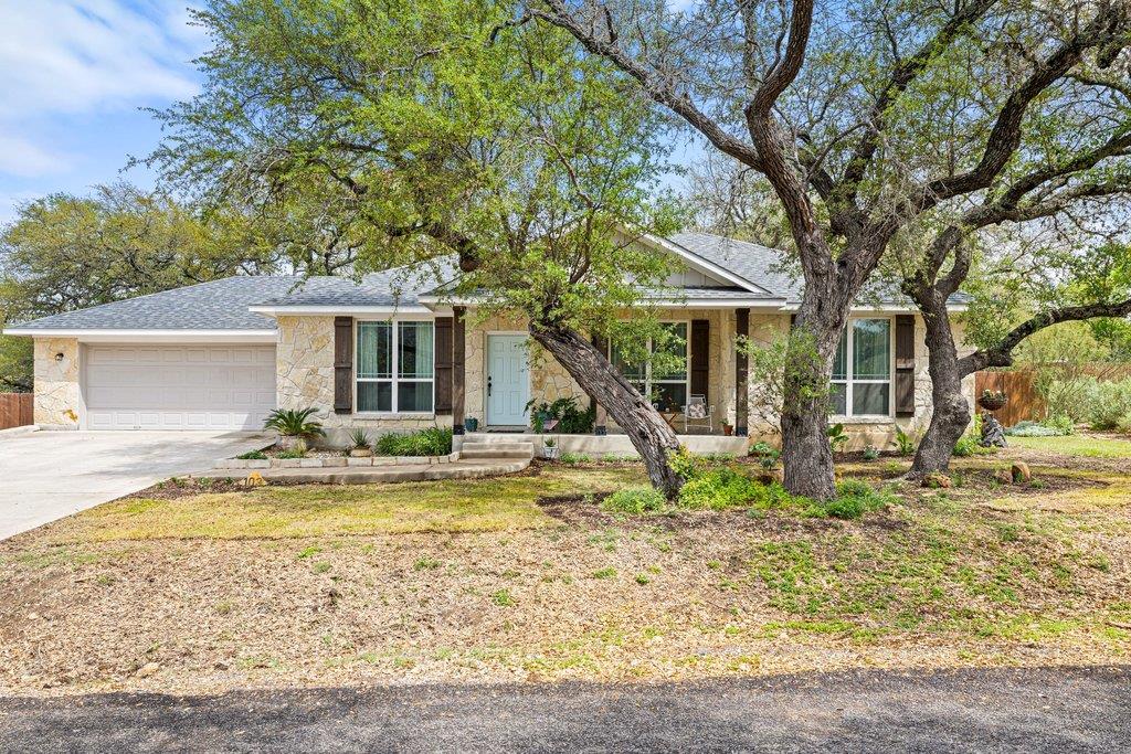 103 Leaning Oak Circle Johnson City TX 78636