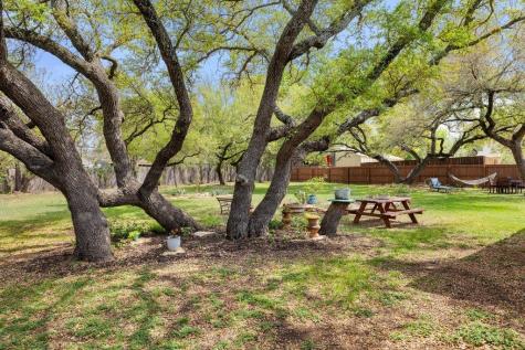 103 Leaning Oak Circle Johnson City TX 78636