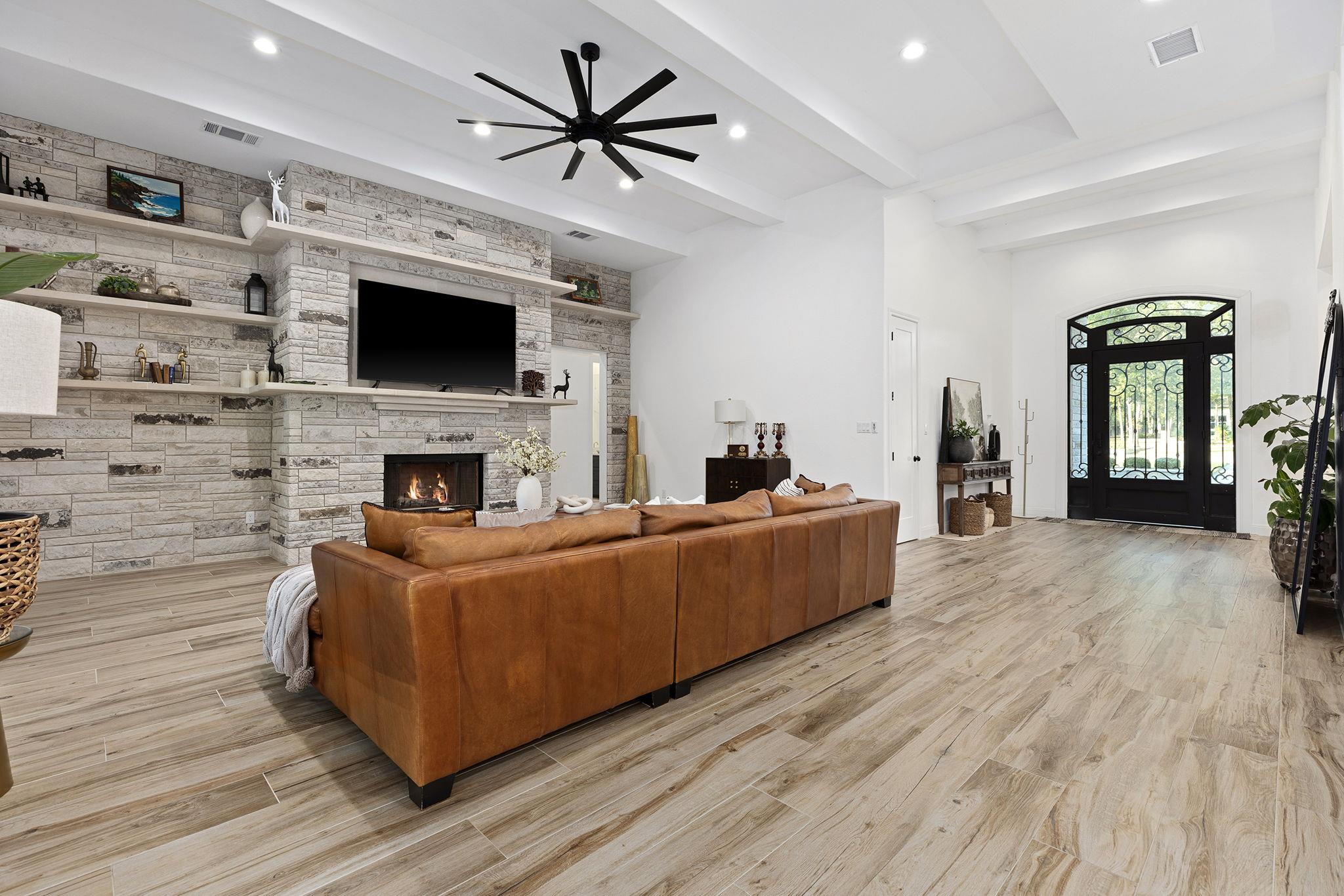 153 Fawn Hollow Elgin TX 78621