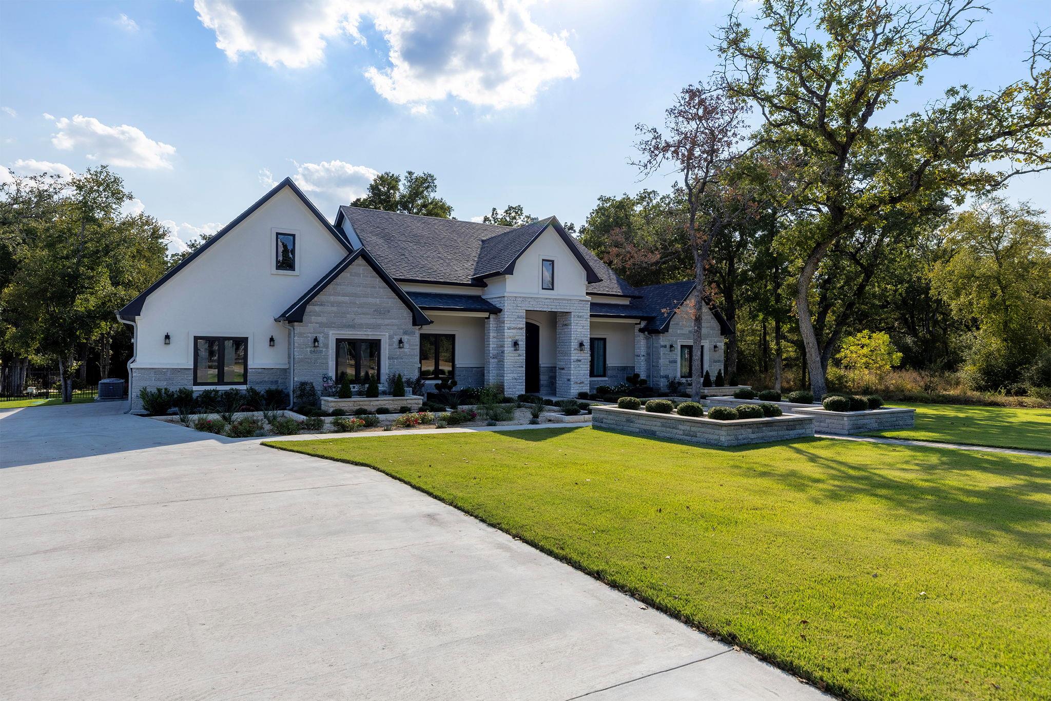 153 Fawn Hollow Elgin TX 78621