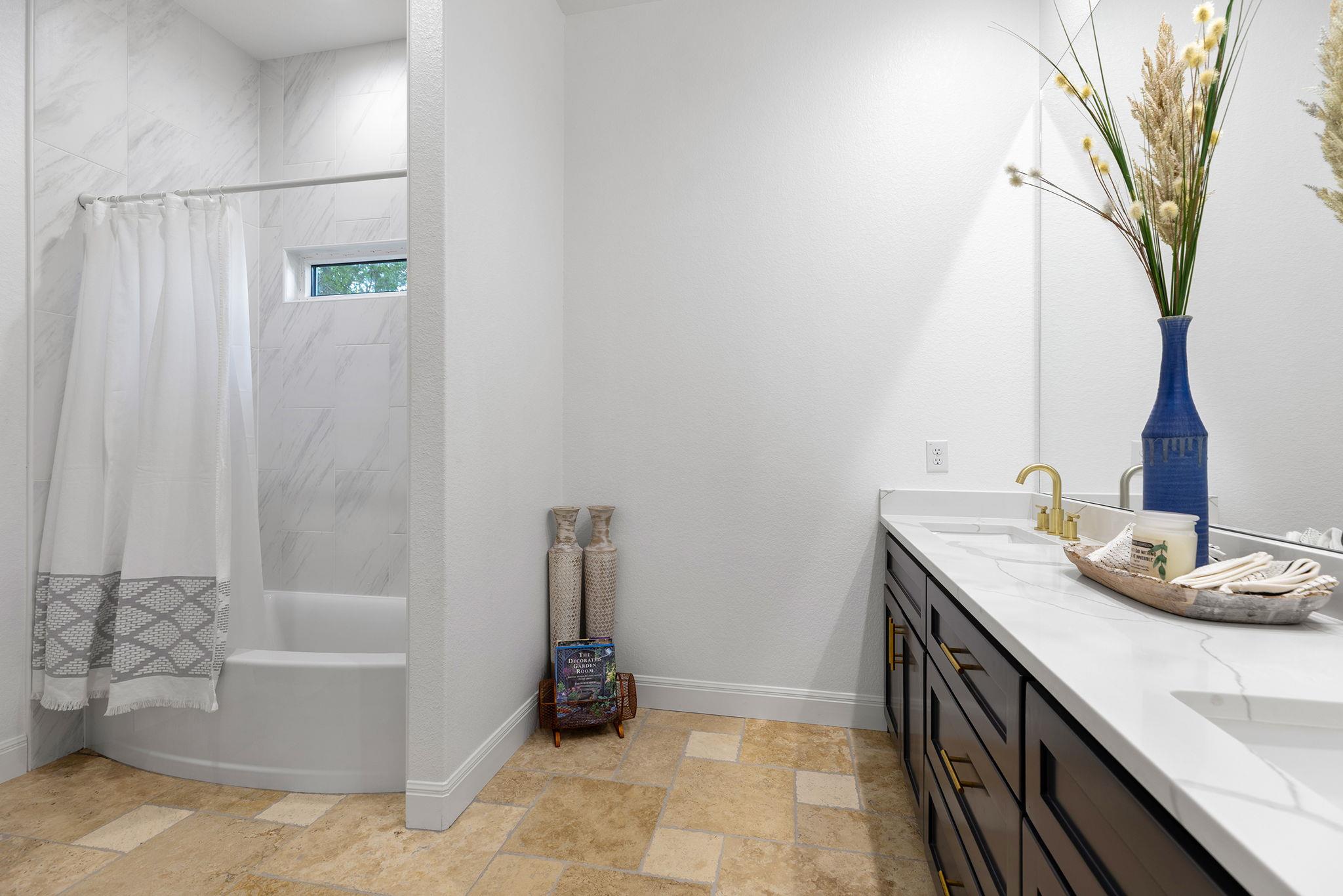 153 Fawn Hollow Elgin TX 78621