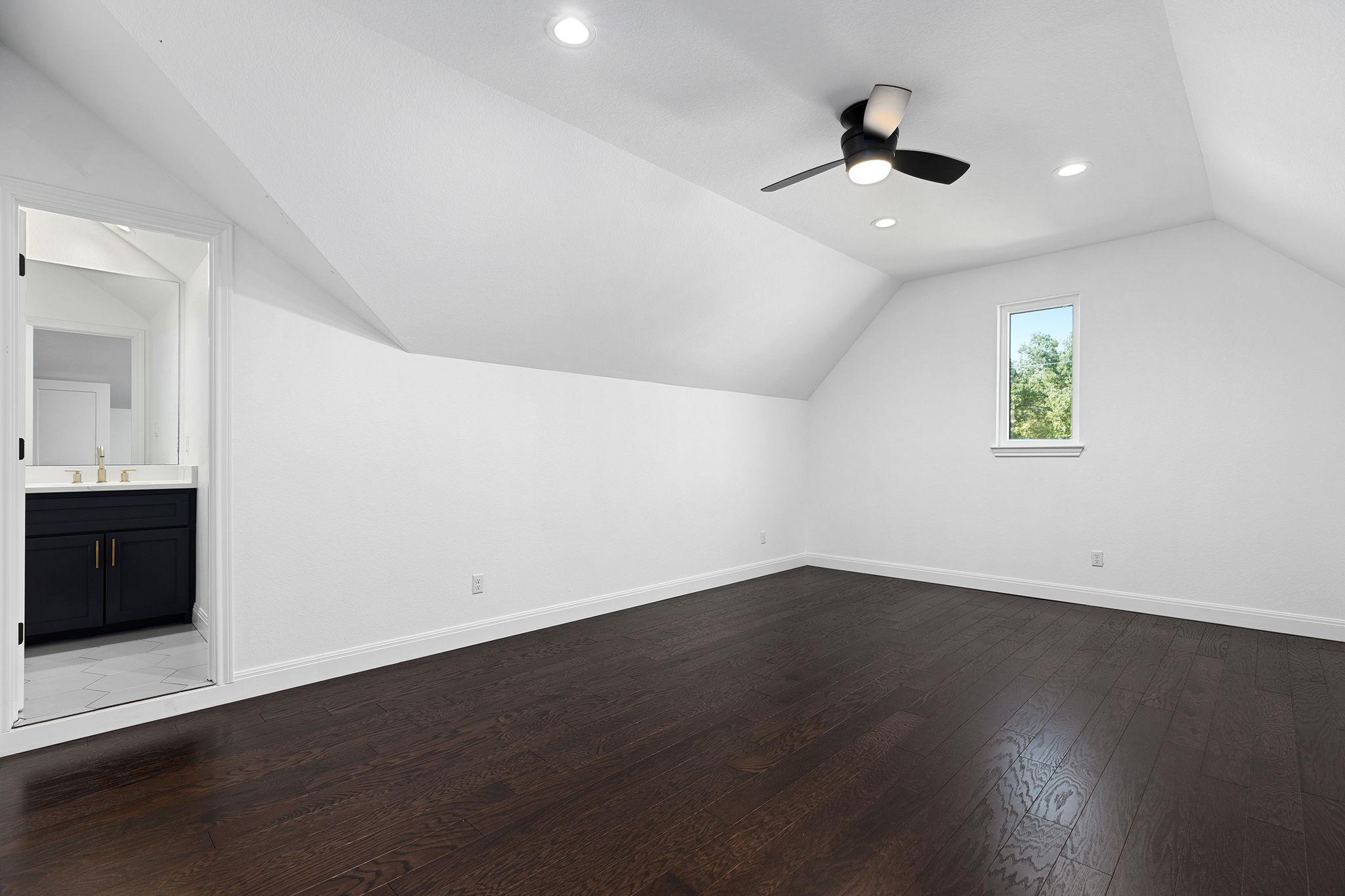 153 Fawn Hollow Elgin TX 78621
