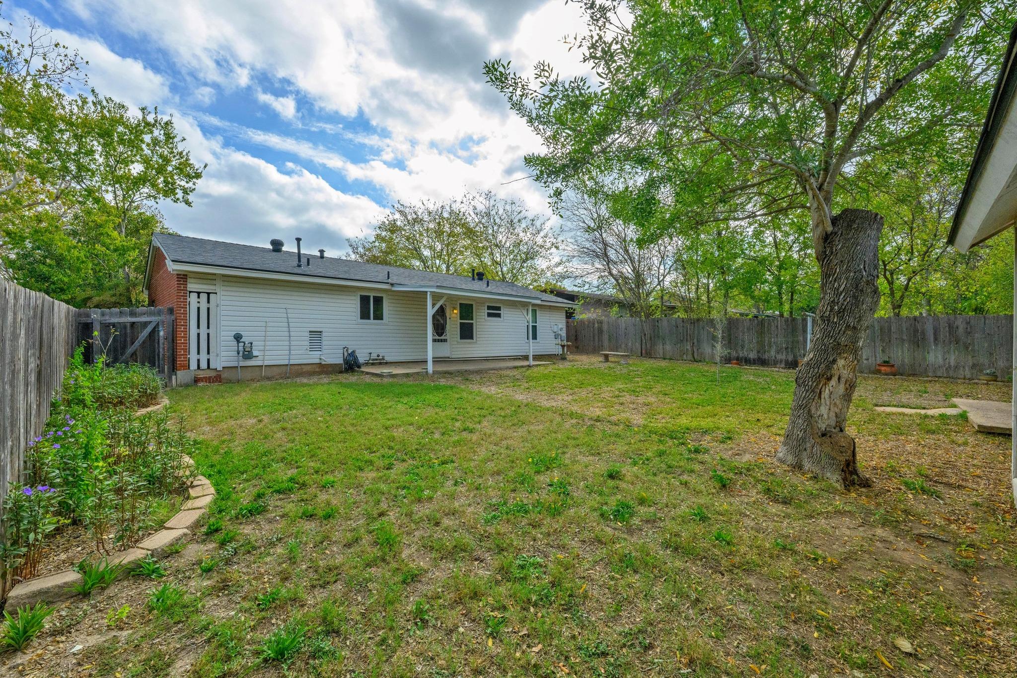 5704 Cedardale Drive Austin TX 78745