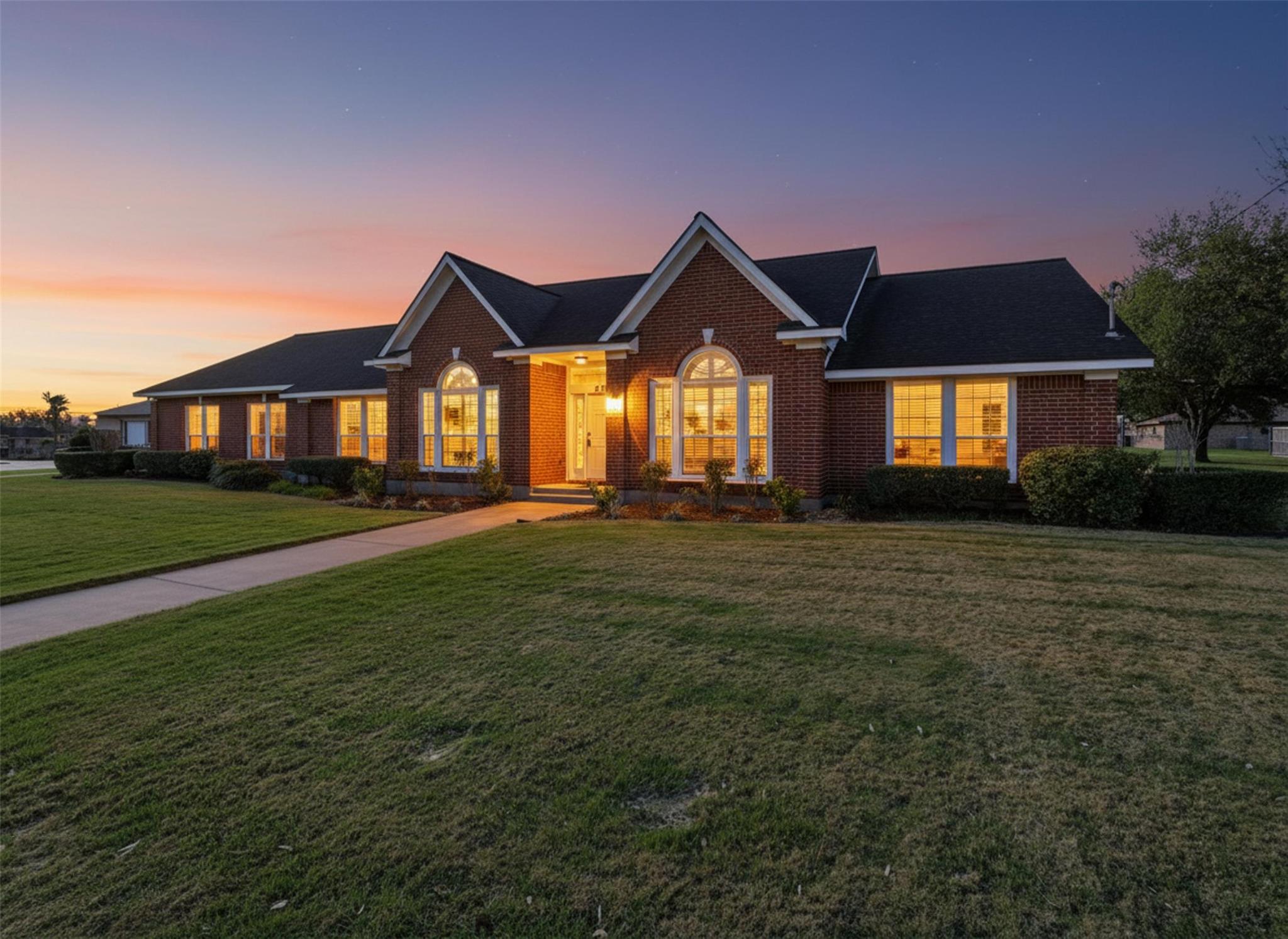 714 Louisiana Avenue Shiner TX 77984
