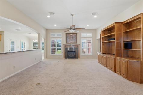 714 Louisiana Avenue Shiner TX 77984