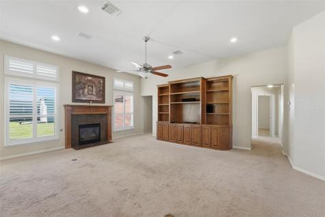 714 Louisiana Avenue Shiner TX 77984