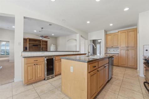 714 Louisiana Avenue Shiner TX 77984