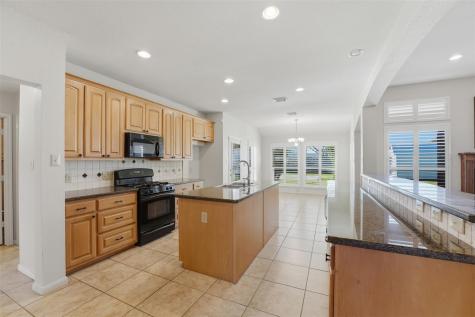 714 Louisiana Avenue Shiner TX 77984