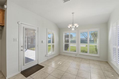 714 Louisiana Avenue Shiner TX 77984
