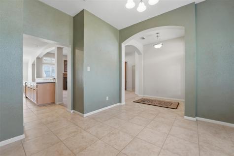 714 Louisiana Avenue Shiner TX 77984