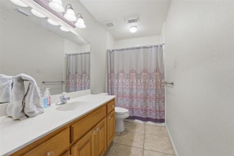 714 Louisiana Avenue Shiner TX 77984