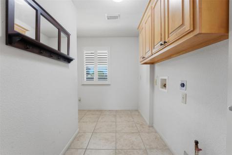 714 Louisiana Avenue Shiner TX 77984