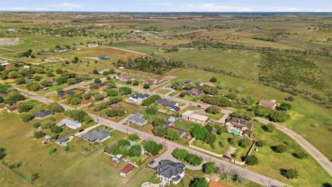 714 Louisiana Avenue Shiner TX 77984